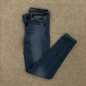 American Eagle size 6 regular skinny leg jeans